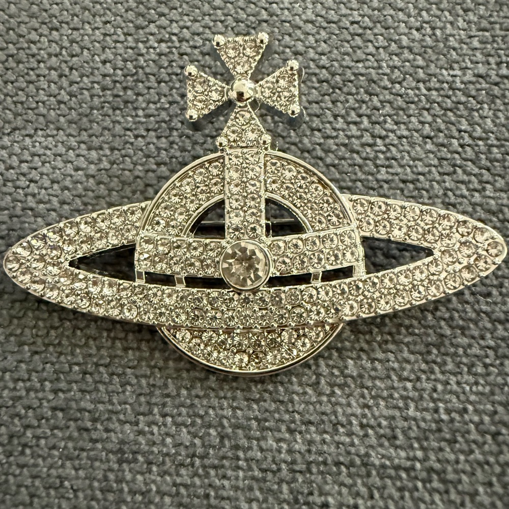 VW Elegant Silver Brooch with Crystals